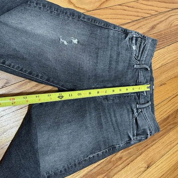 Mother The Swooner Ankle Chew Distressed Jeans in Gray Scene of the Crime 25 - Picture 10 of 11